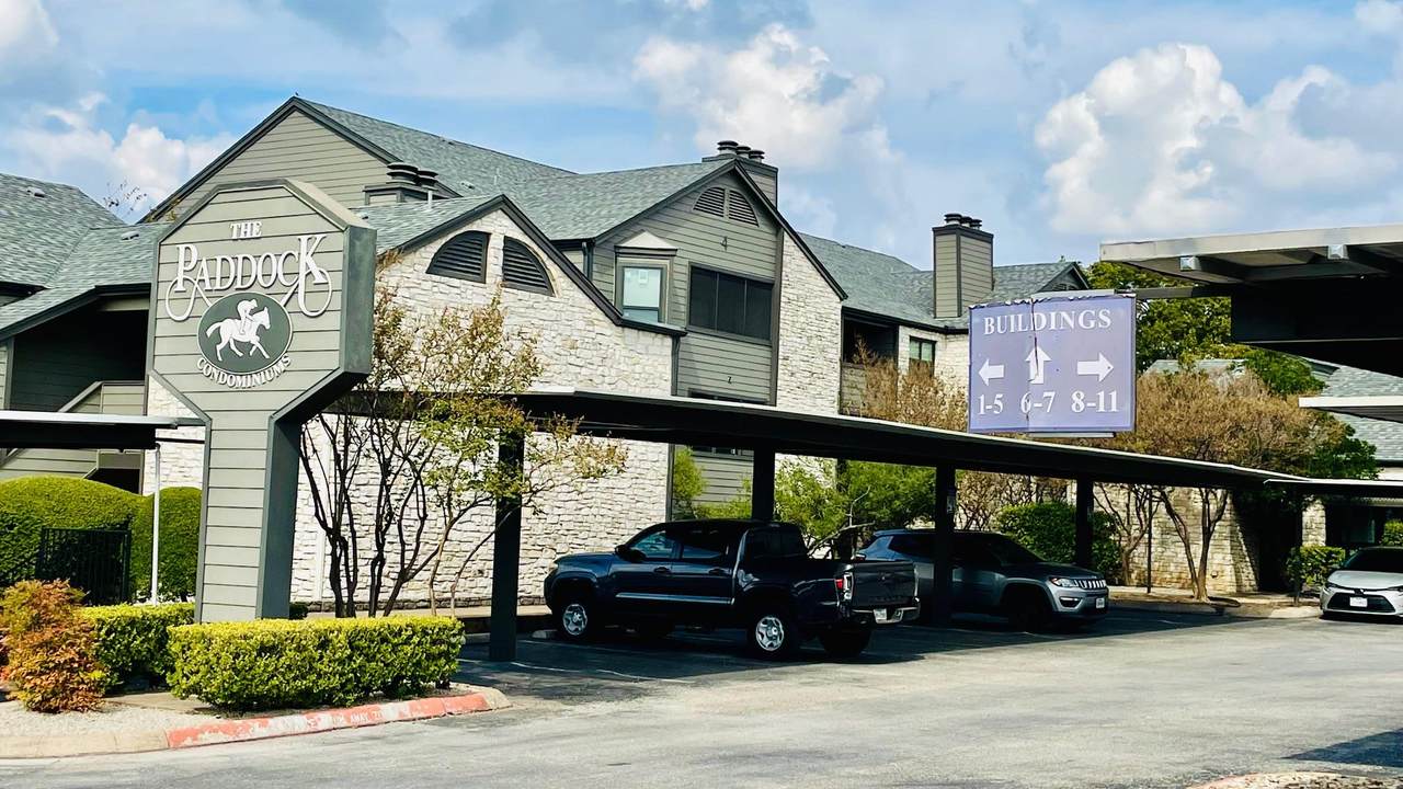 1510 W North Loop Blvd - Photo 1