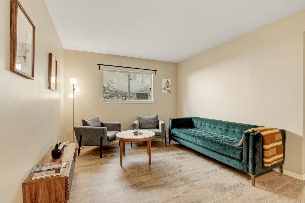 803 28th St - Photo 1