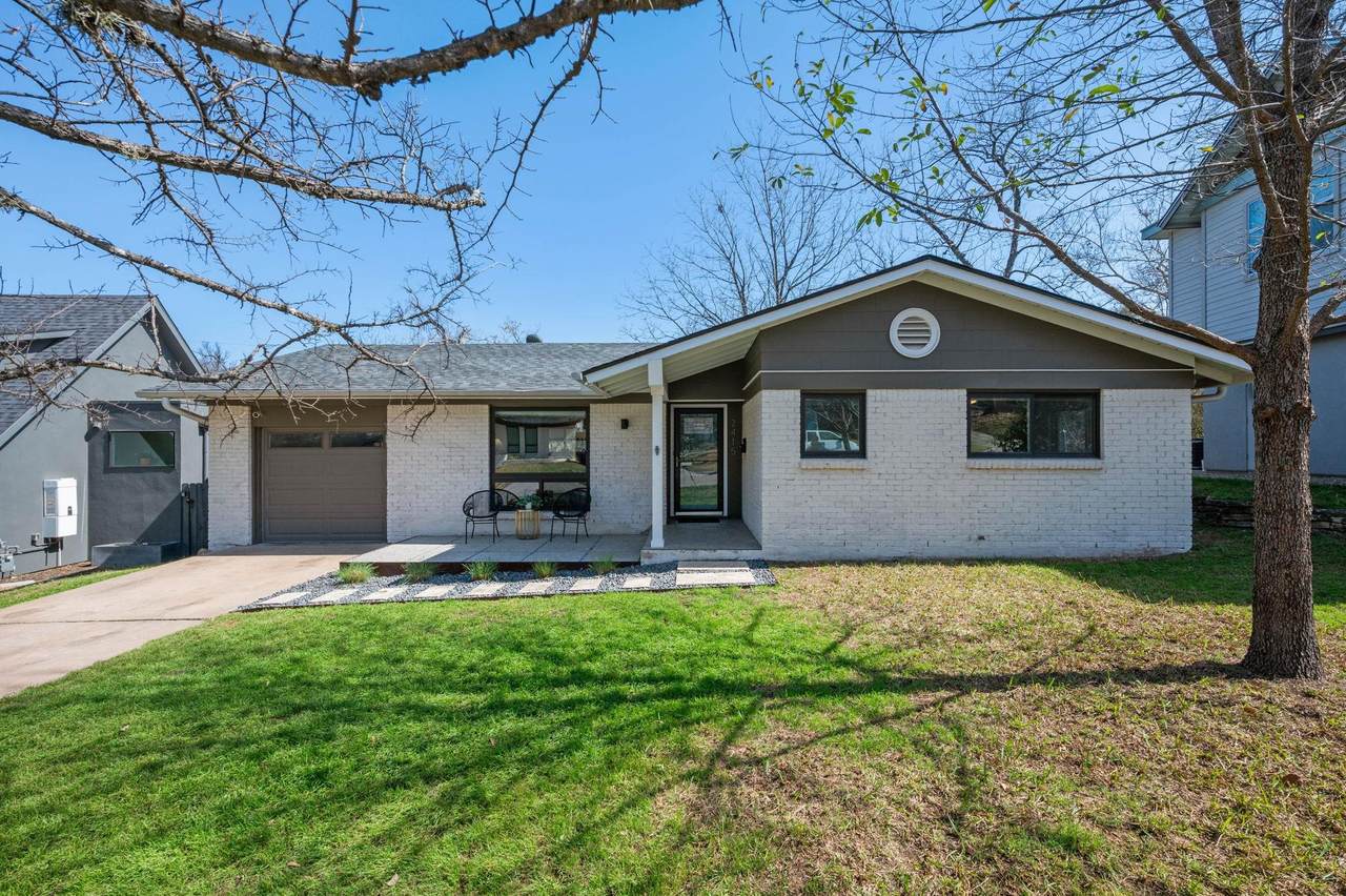 2415 Little John Ln - Photo 1