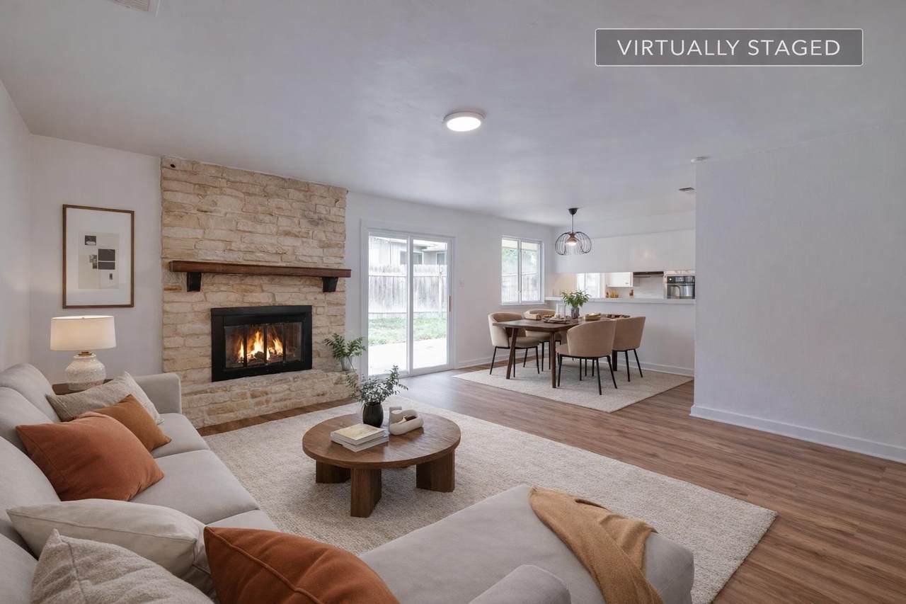 10214 Oak Hollow Dr - Photo 1