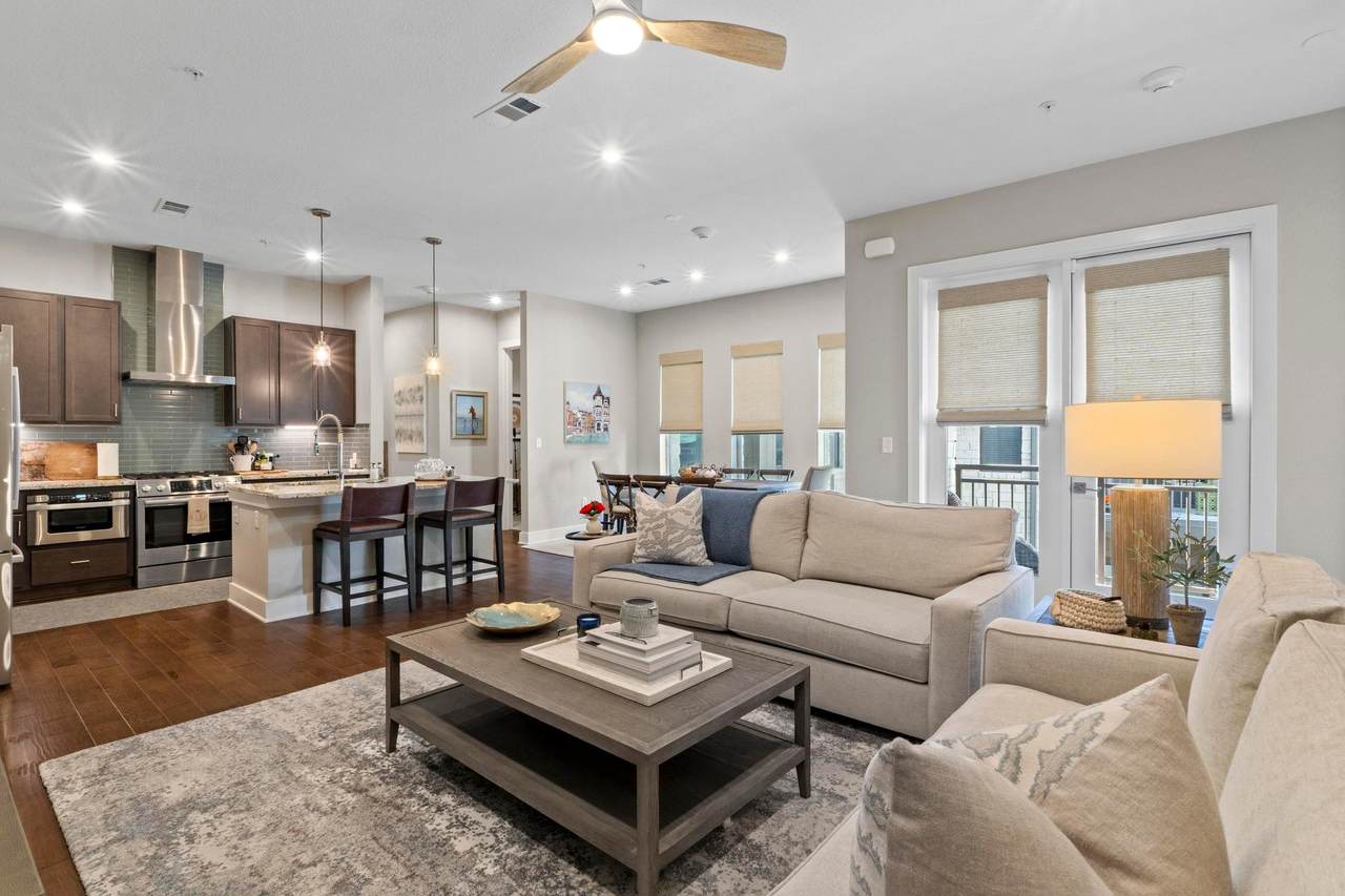 4501 Jackson Ave - Photo 1
