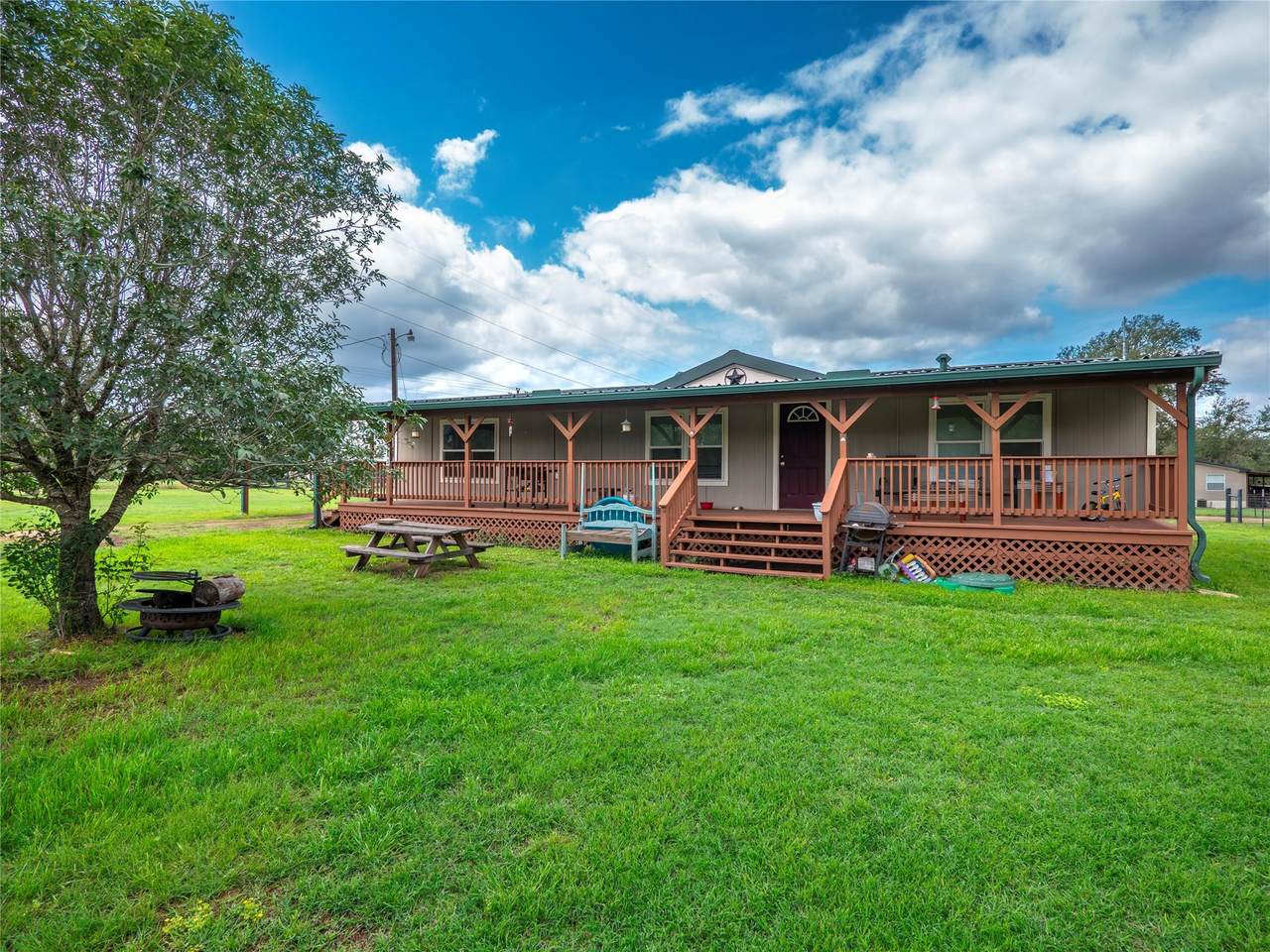 243 Highline Dr - Photo 1