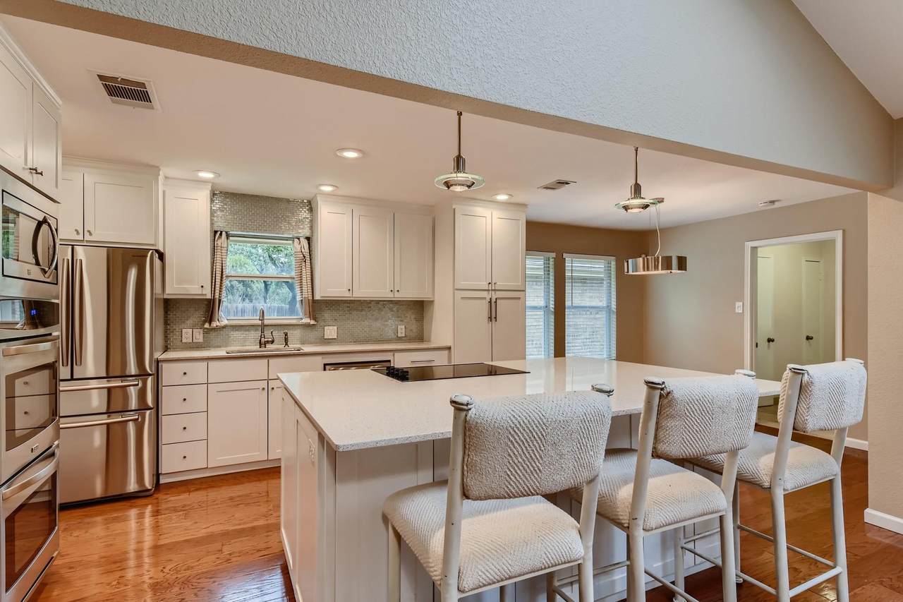 6811 Hitching Post Cir - Photo 1
