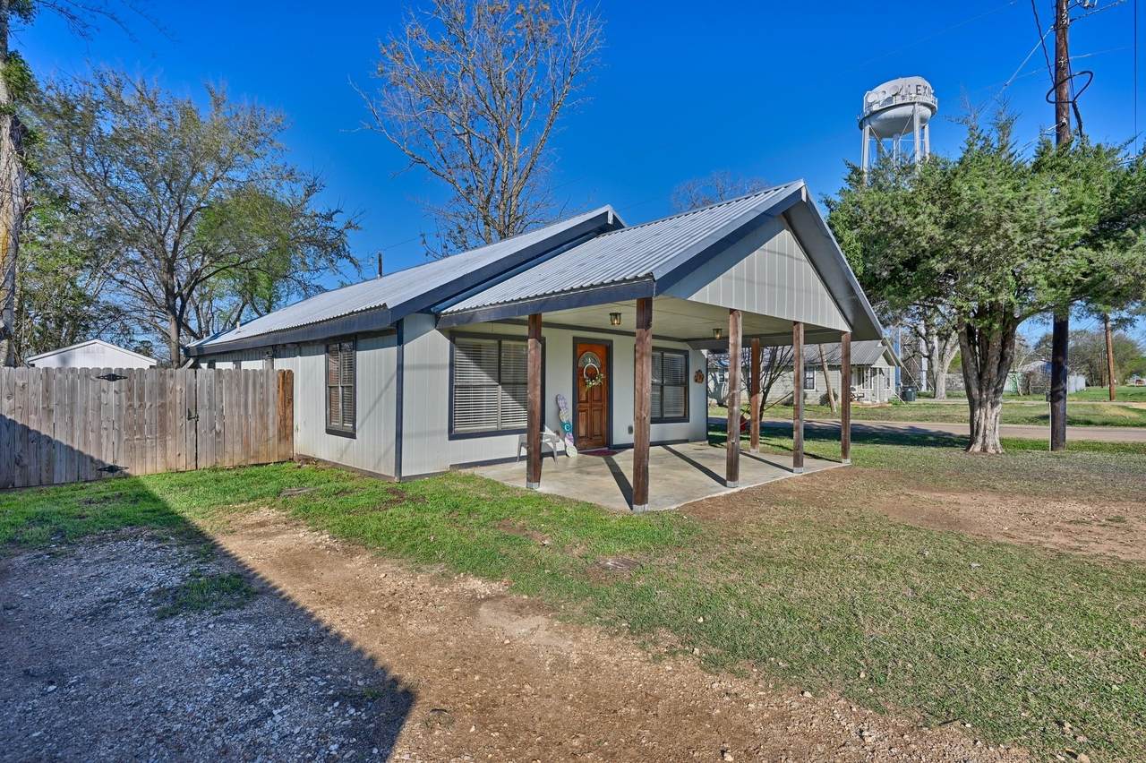 533 Giddings St - Photo 1
