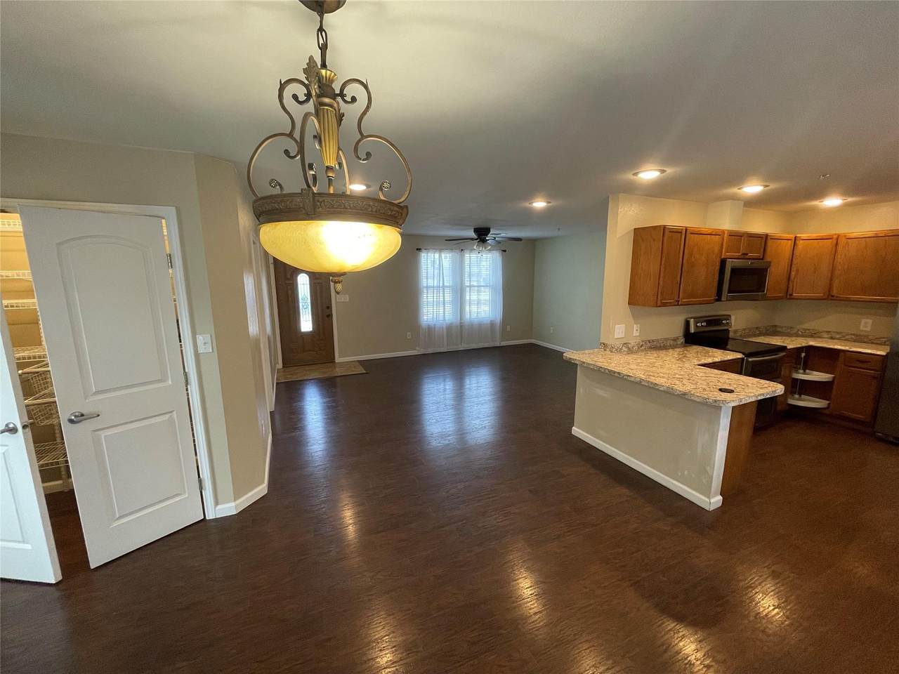111 Hillview Ln - Photo 1