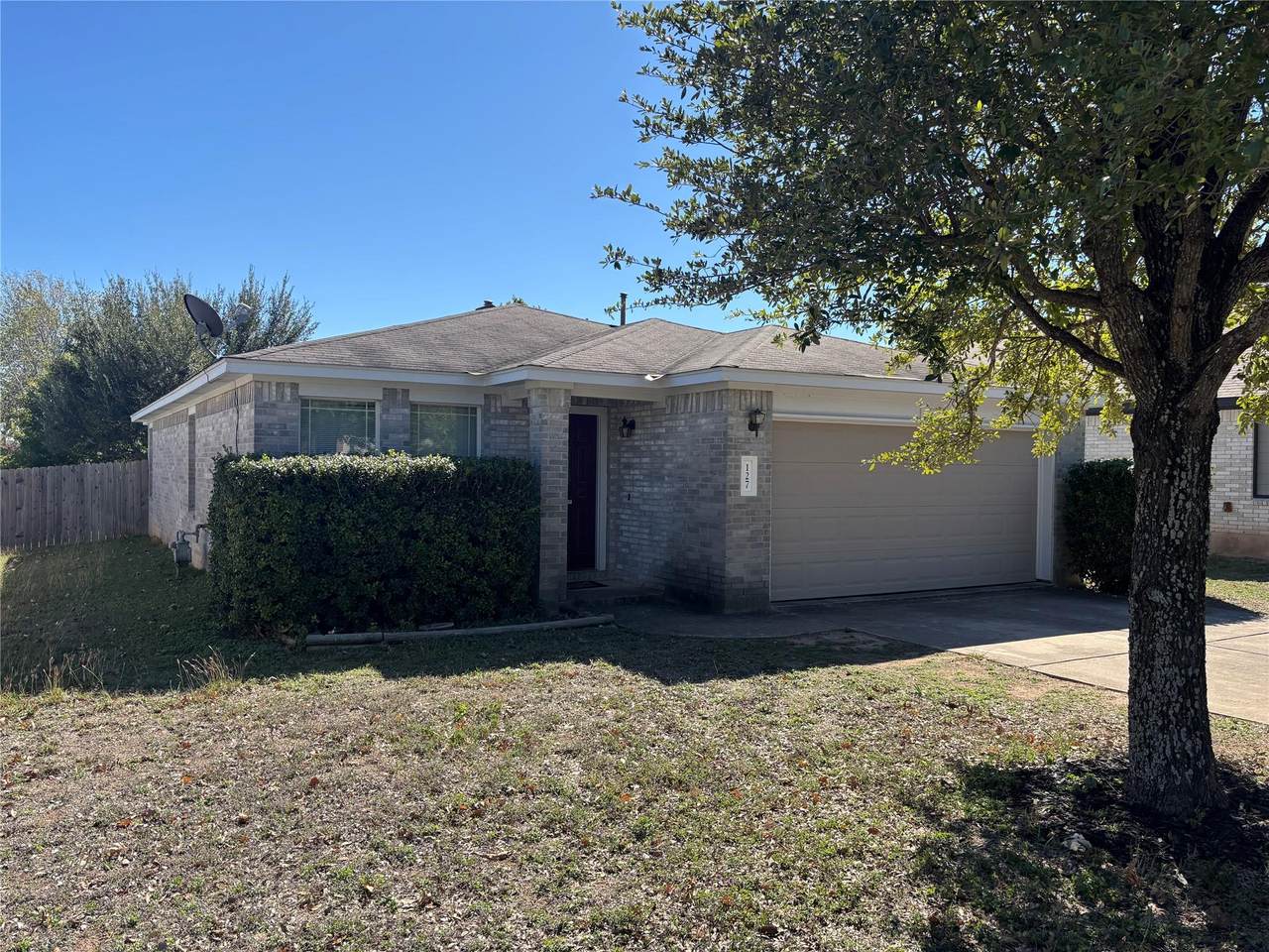 127 Salado Dr - Photo 1