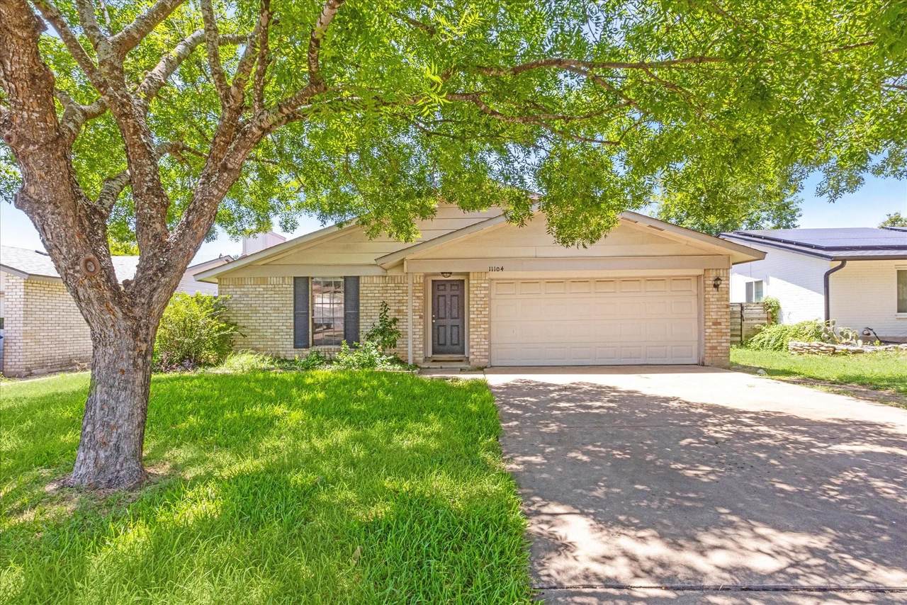11104 Applewood Dr - Photo 1