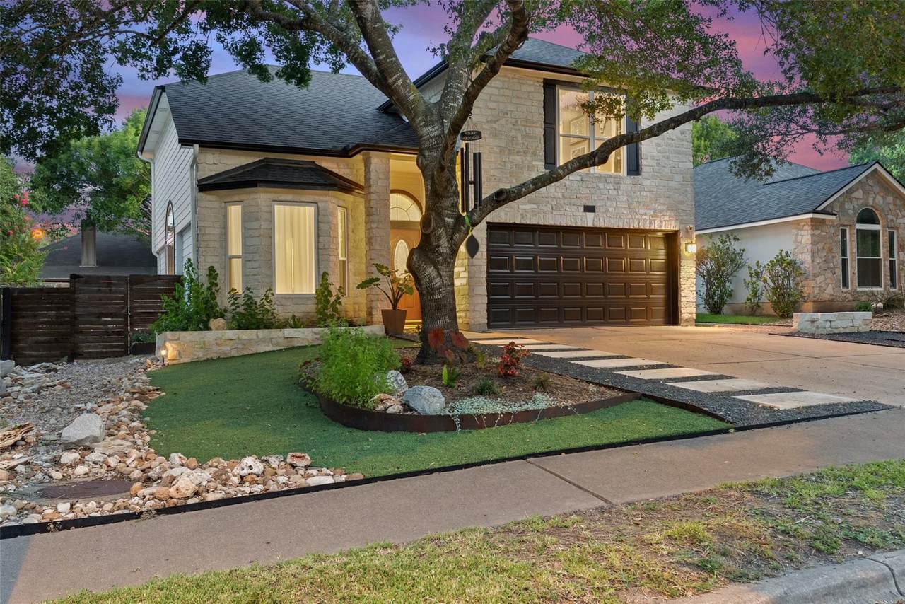 1209 Tetbury Ln - Photo 1