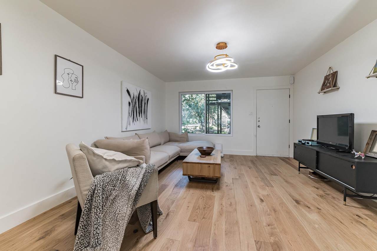 https://bt-photos.global.ssl.fastly.net/austin/1280_boomver_1_1923973-2.jpg