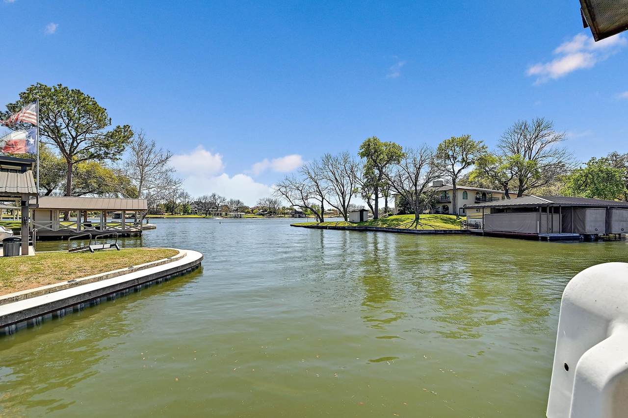 2210 Fredwoods Dr - Photo 1