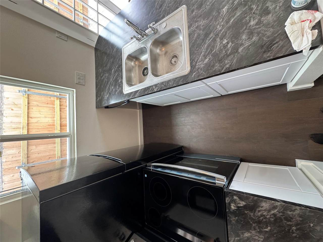 2905 Parker Ln - Photo 1
