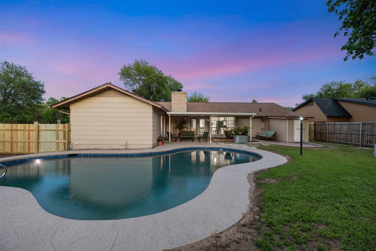 9910 Faylin Dr - Photo 1