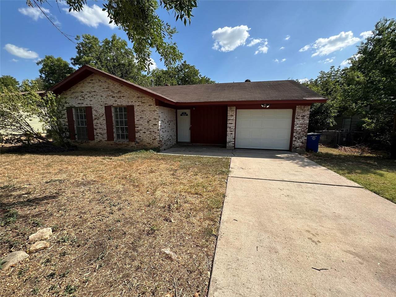 303 Tamworth Ave - Photo 1