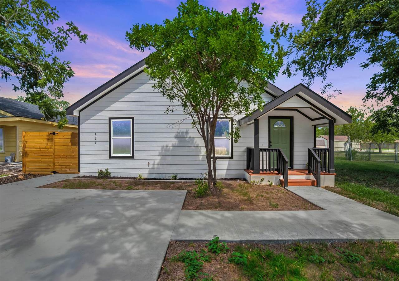 711 Fir Ln - Photo 1