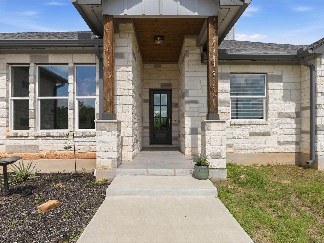 https://bt-photos.global.ssl.fastly.net/austin/1280_boomver_1_1960409-2.jpg