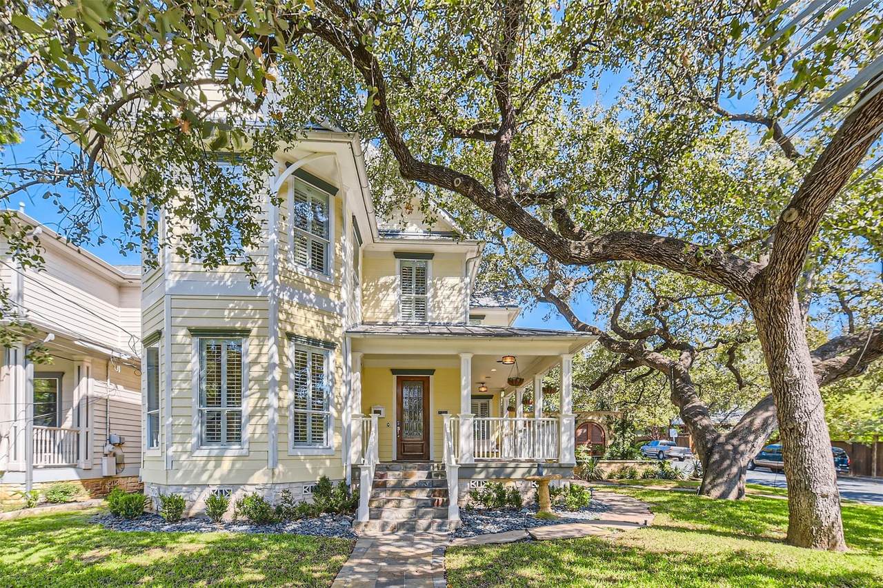 2390 8th St - Photo 1