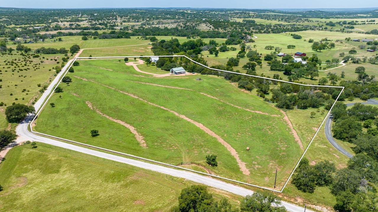 810 Clear Creek Rd - Photo 1