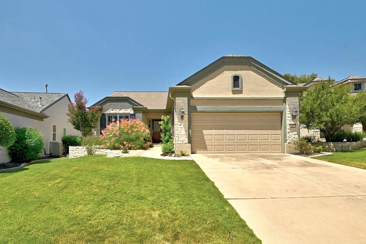 321 Fieldstone Dr - Photo 1