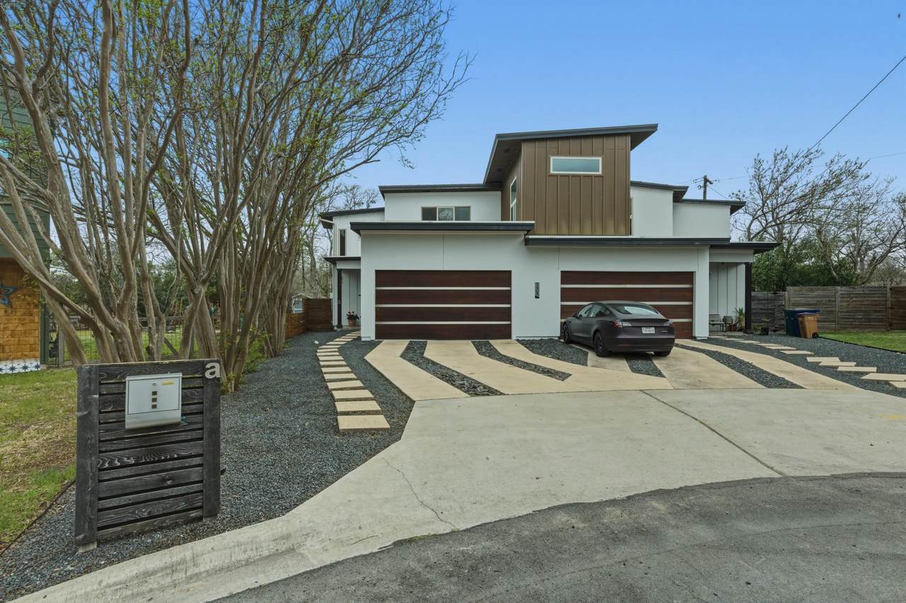 1405 Camelot Cir - Photo 1
