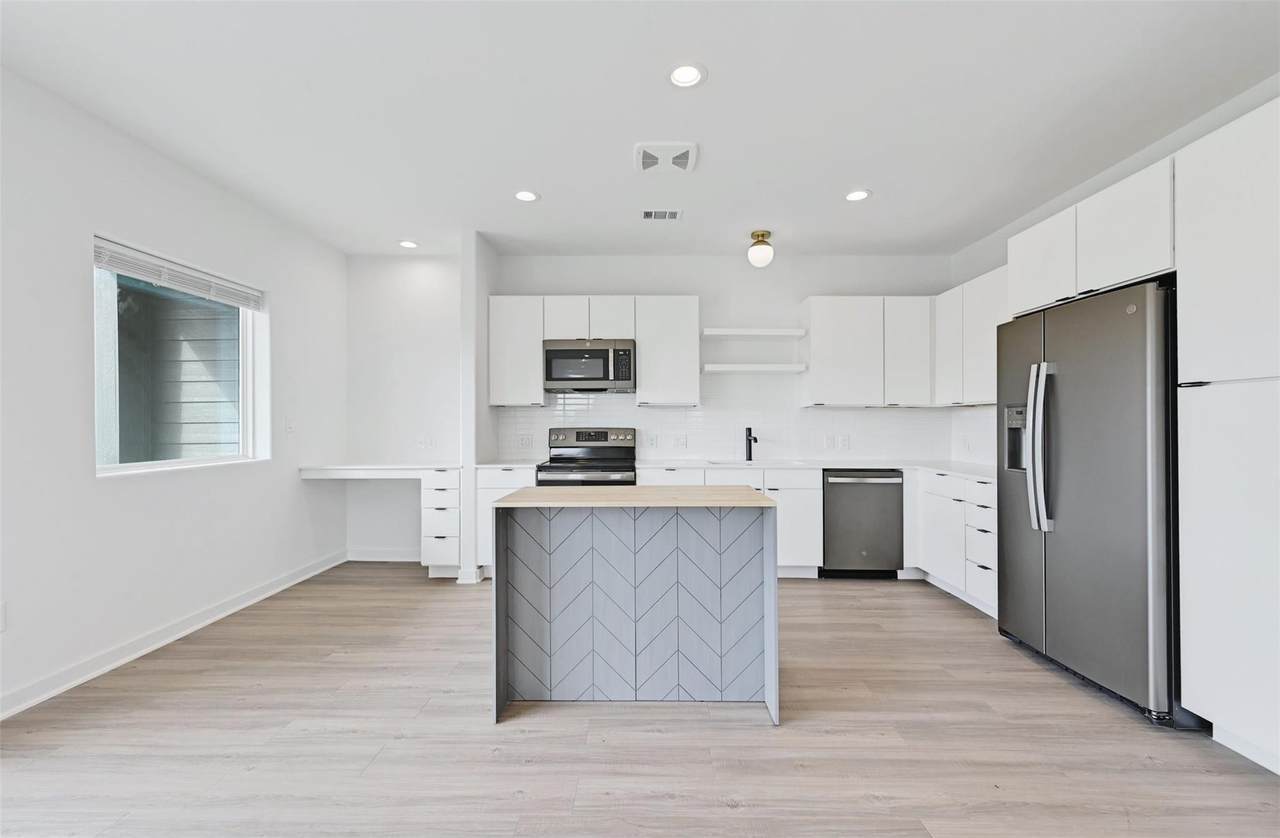 100 Mockingbird Ln - Photo 1