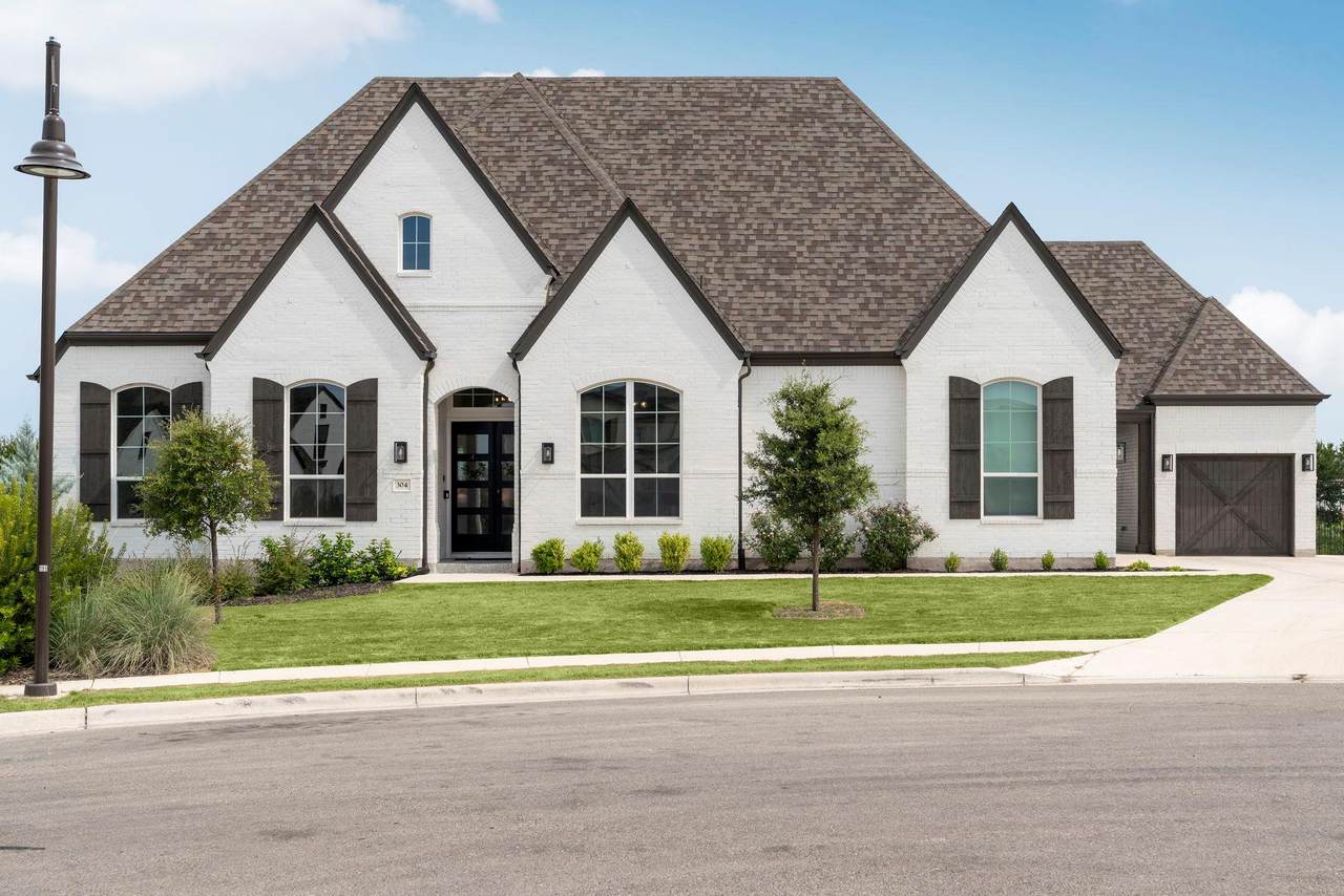 304 Sadaba St - Photo 1