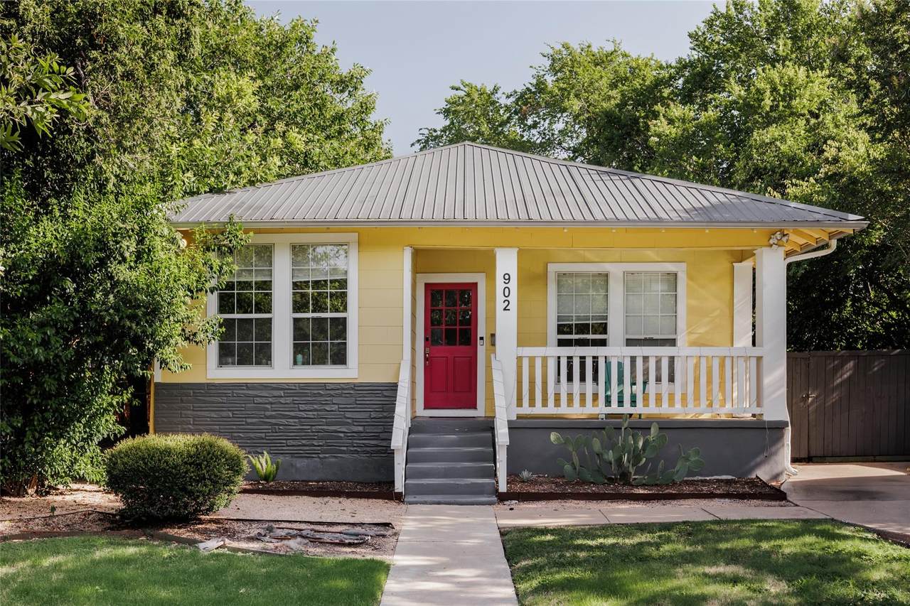902 13th St - Photo 1