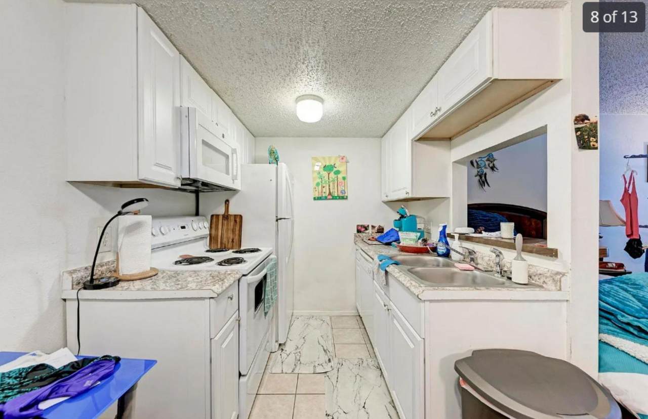 306 30th St - Photo 1
