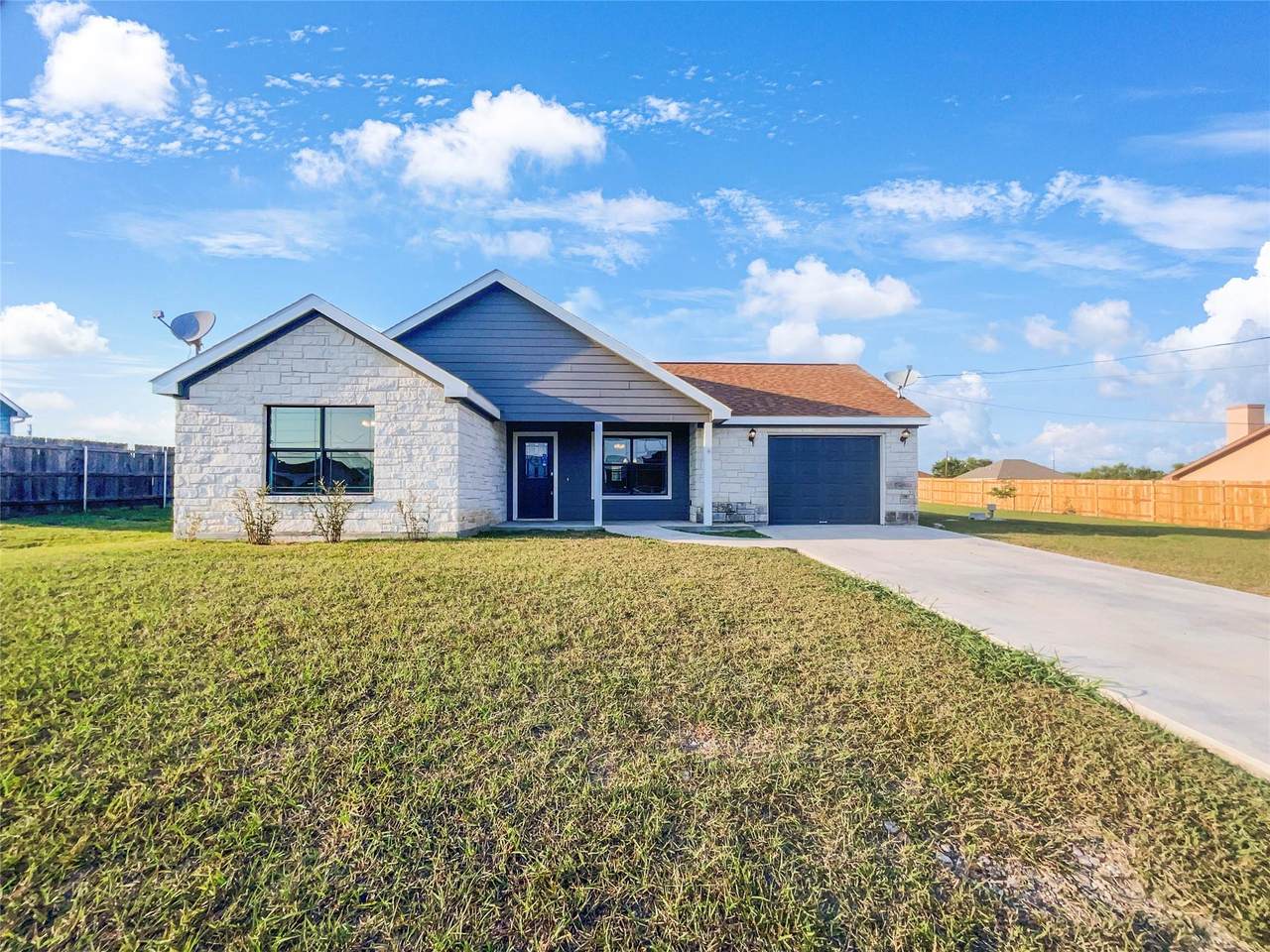 164 Dandelion Trl - Photo 1