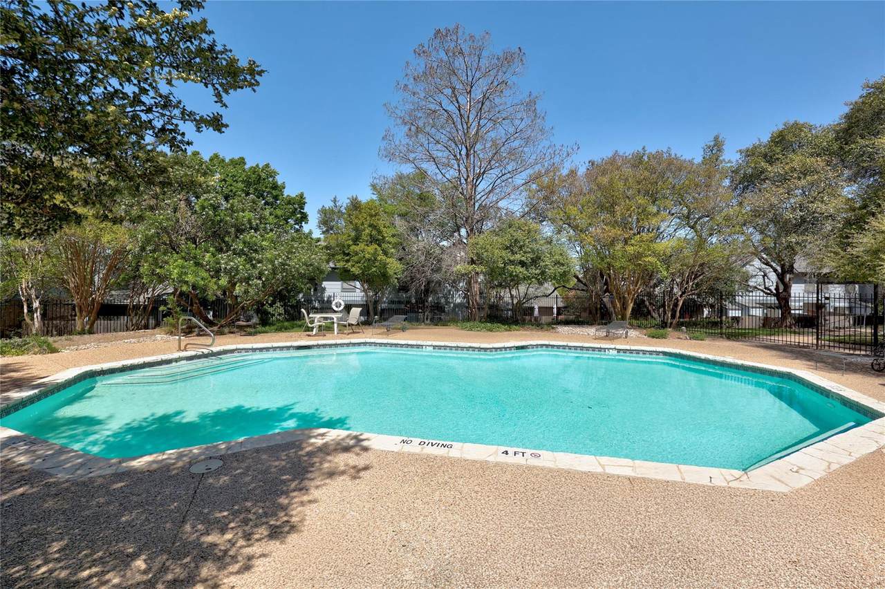 1411 Gracy Farms Ln - Photo 1