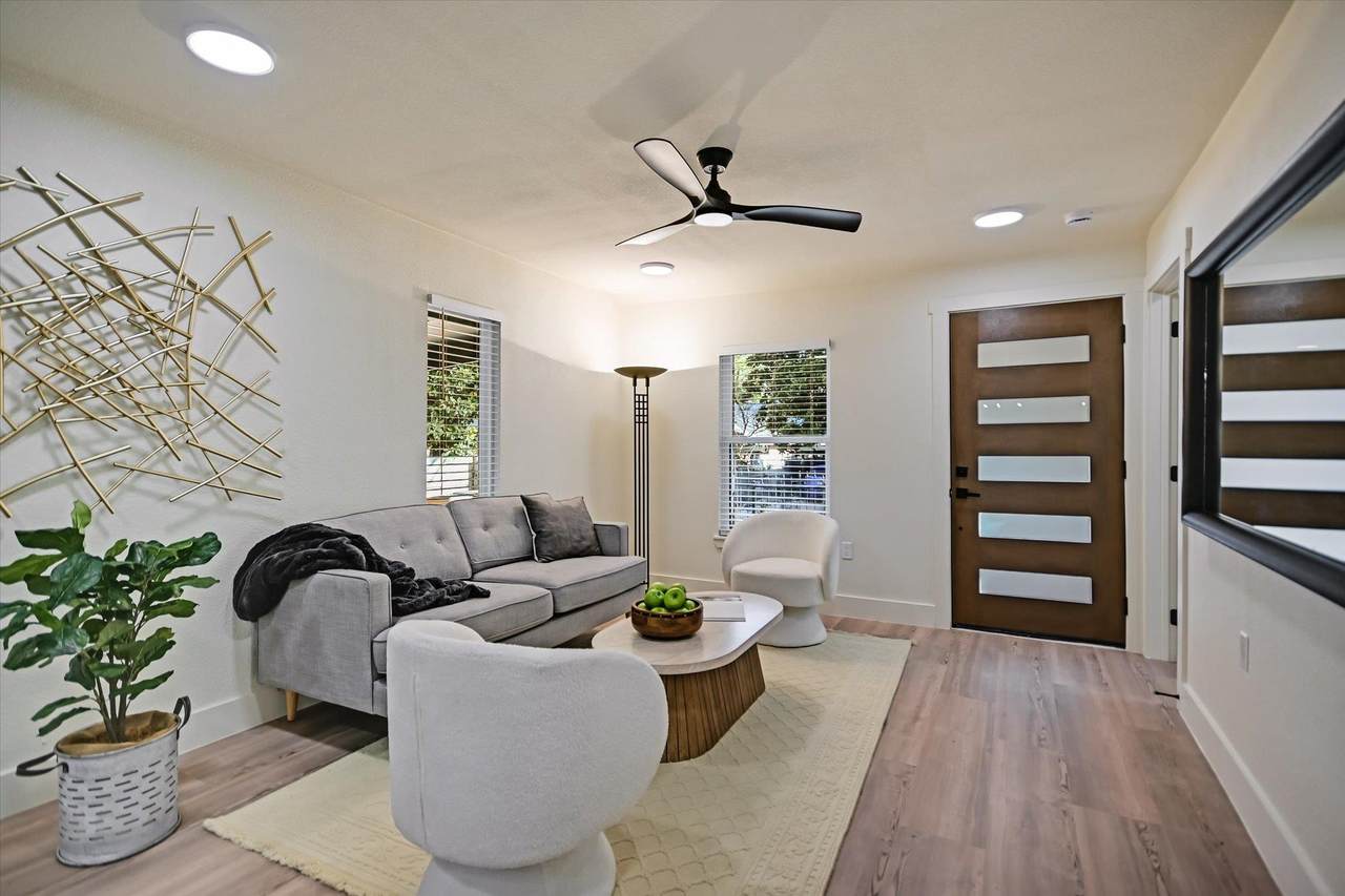 2406 Santa Maria St - Photo 1