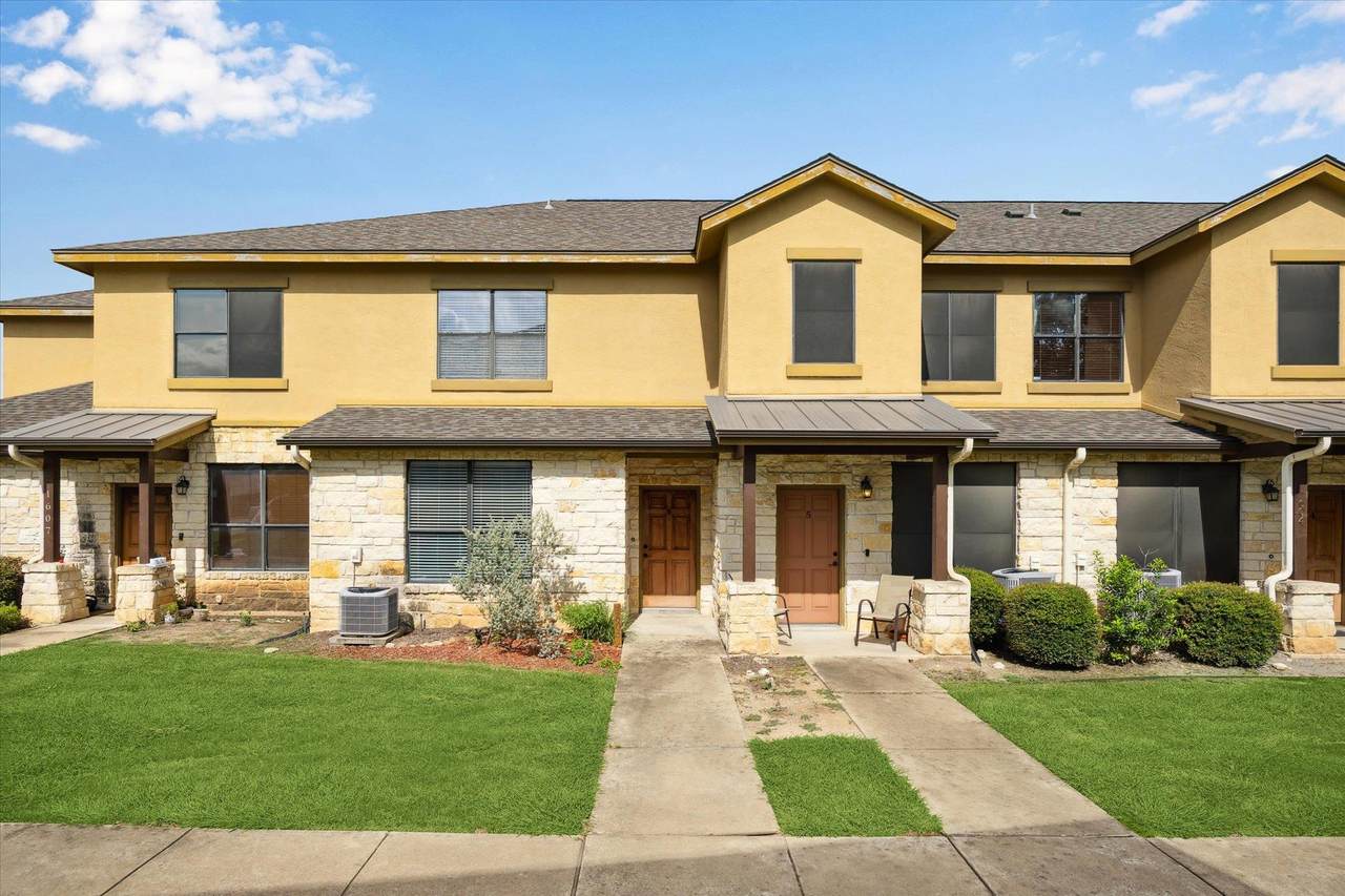 2101 Town Centre Dr - Photo 1
