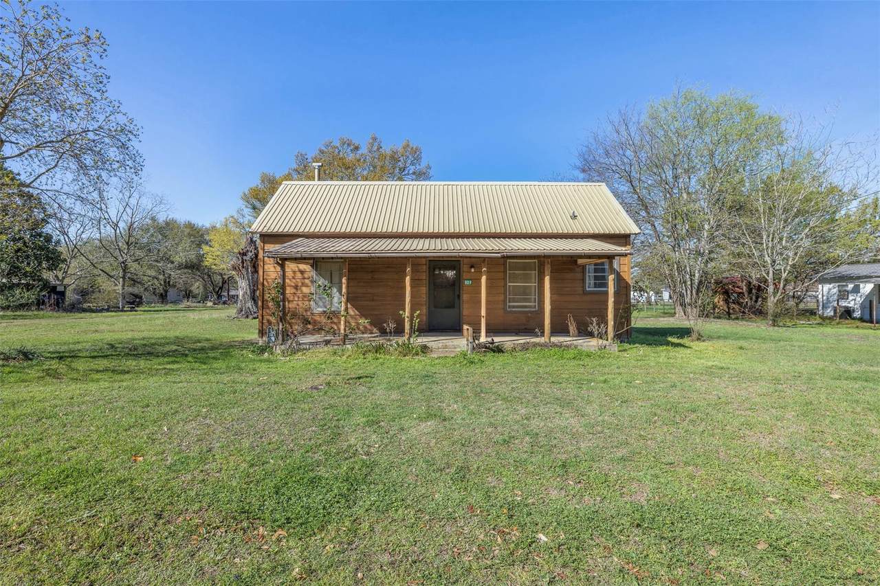 809 Main St - Photo 1