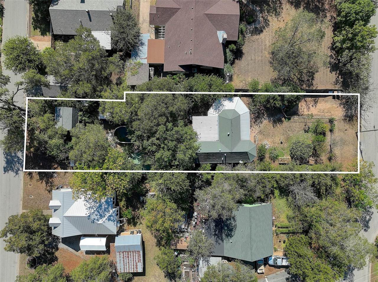 905 Walnut St - Photo 1