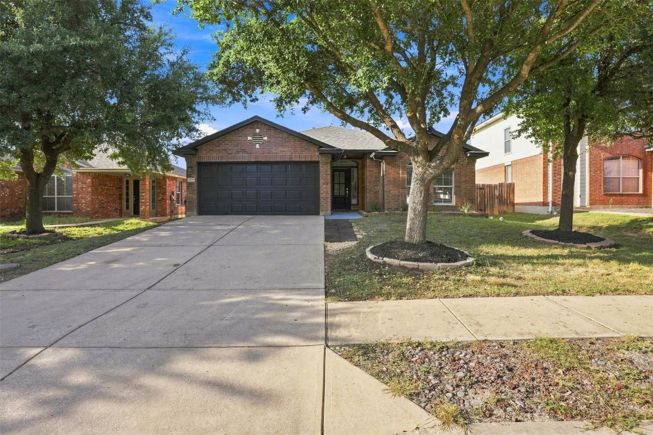 1008 Grey Castle Dr - Photo 1