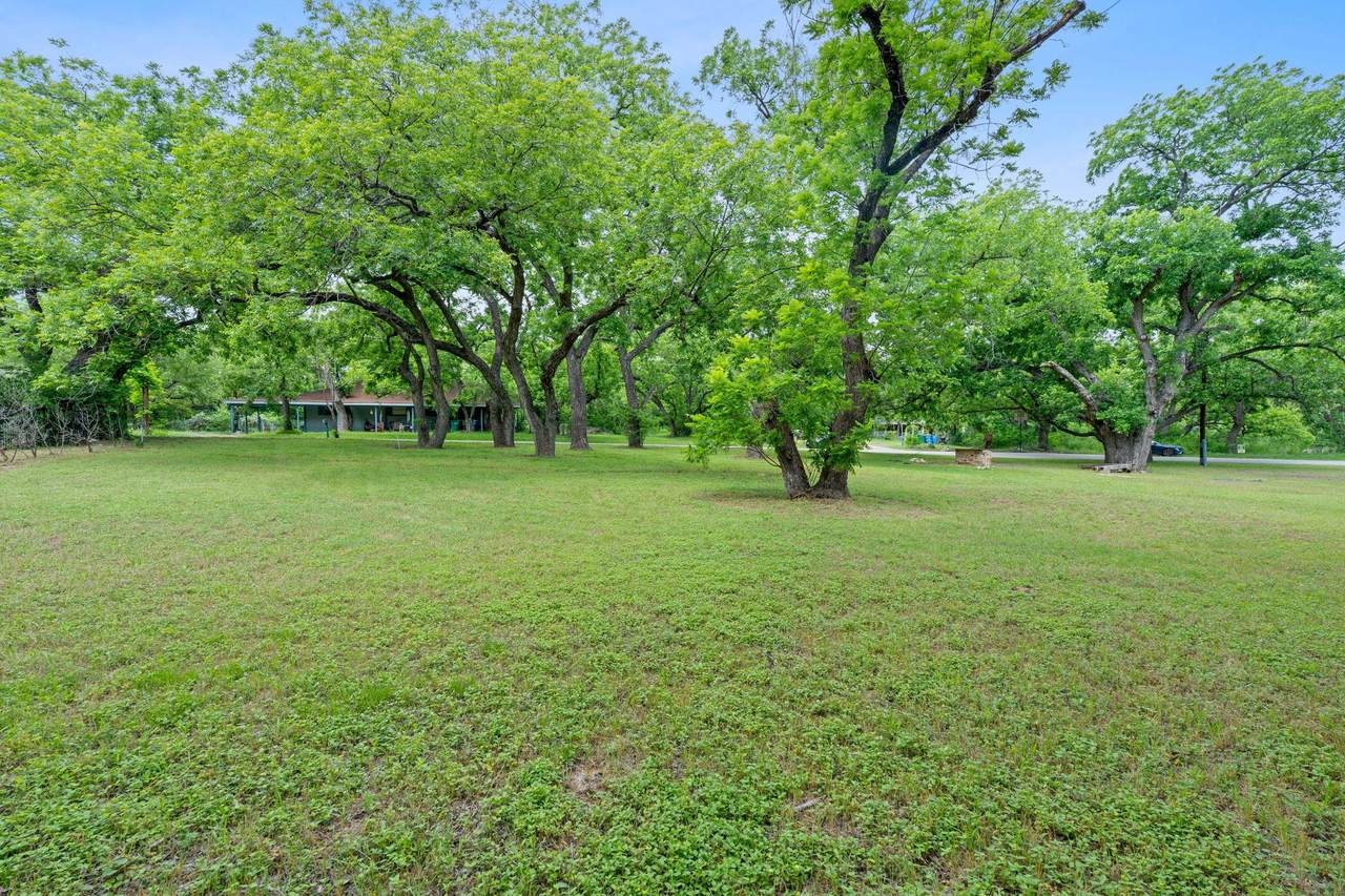 11824 Pecan Dr - Photo 1