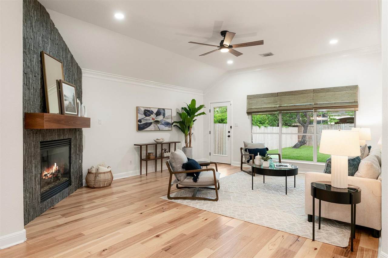 7805 Crandall Rd - Photo 1