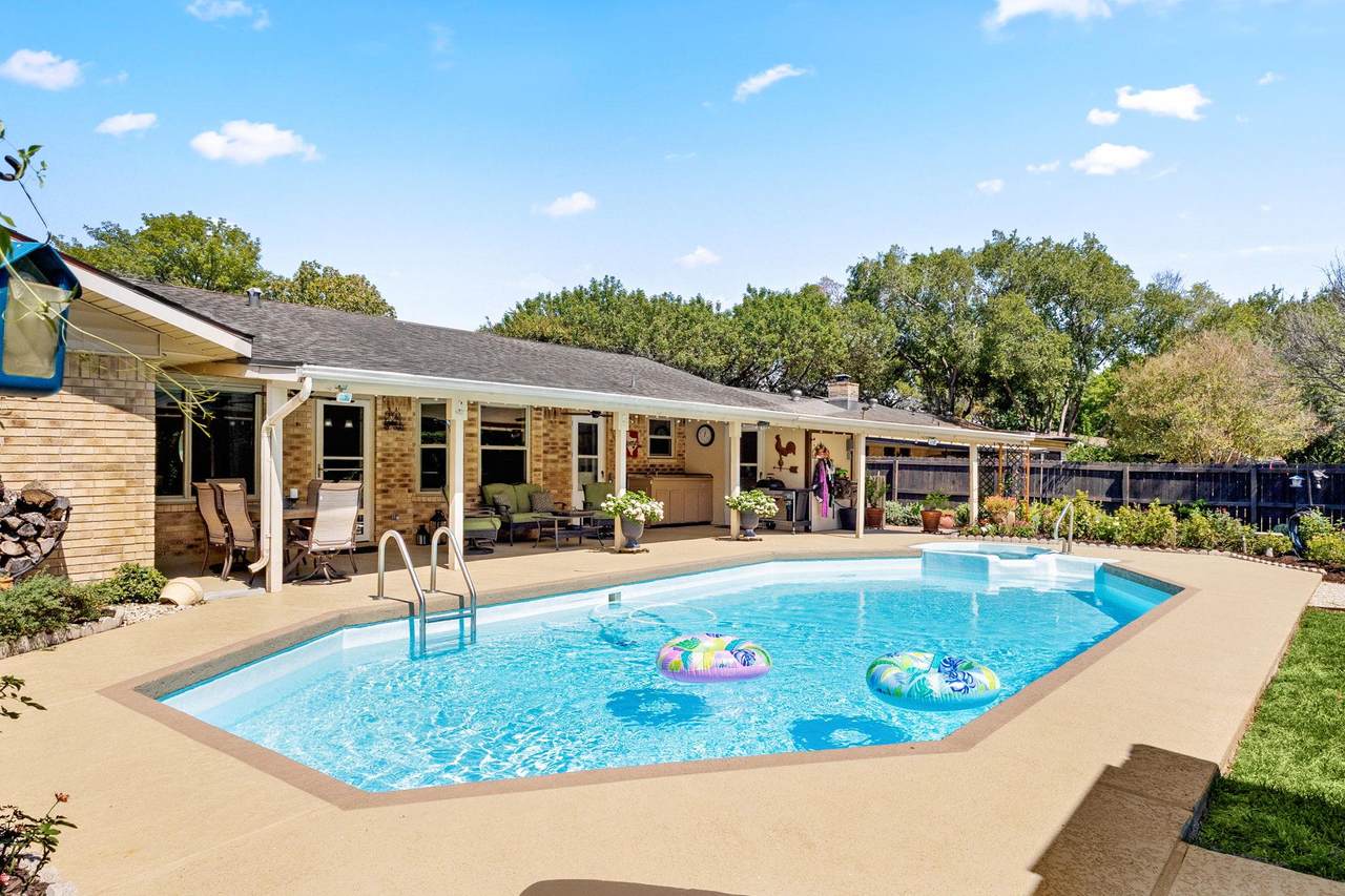 1115 Gardenia Dr - Photo 1