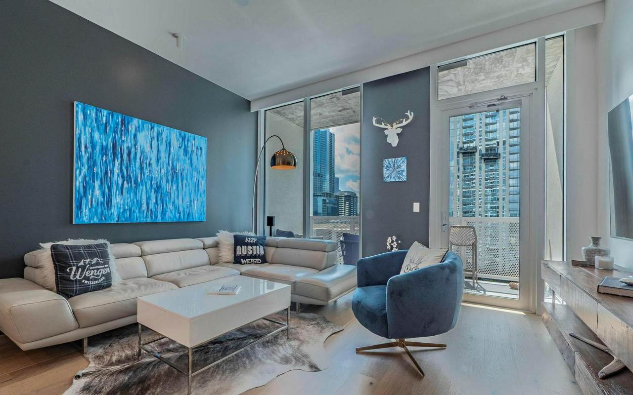 301 West Ave - Photo 1