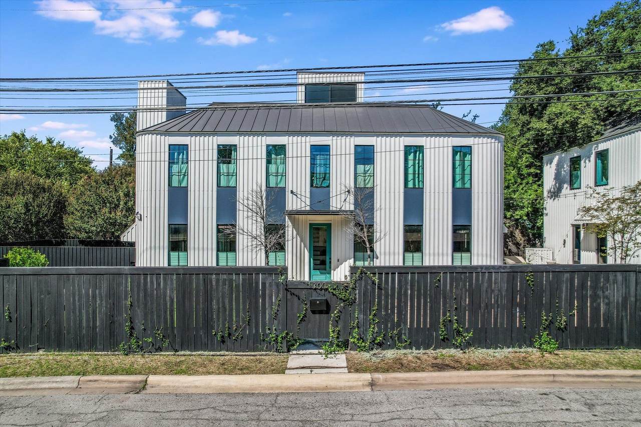 1300 Navasota St - Photo 1