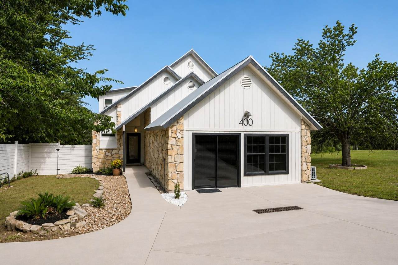 400 Laurelwood Dr - Photo 1