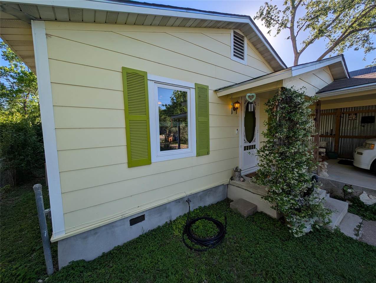 307 Swanee Dr - Photo 1