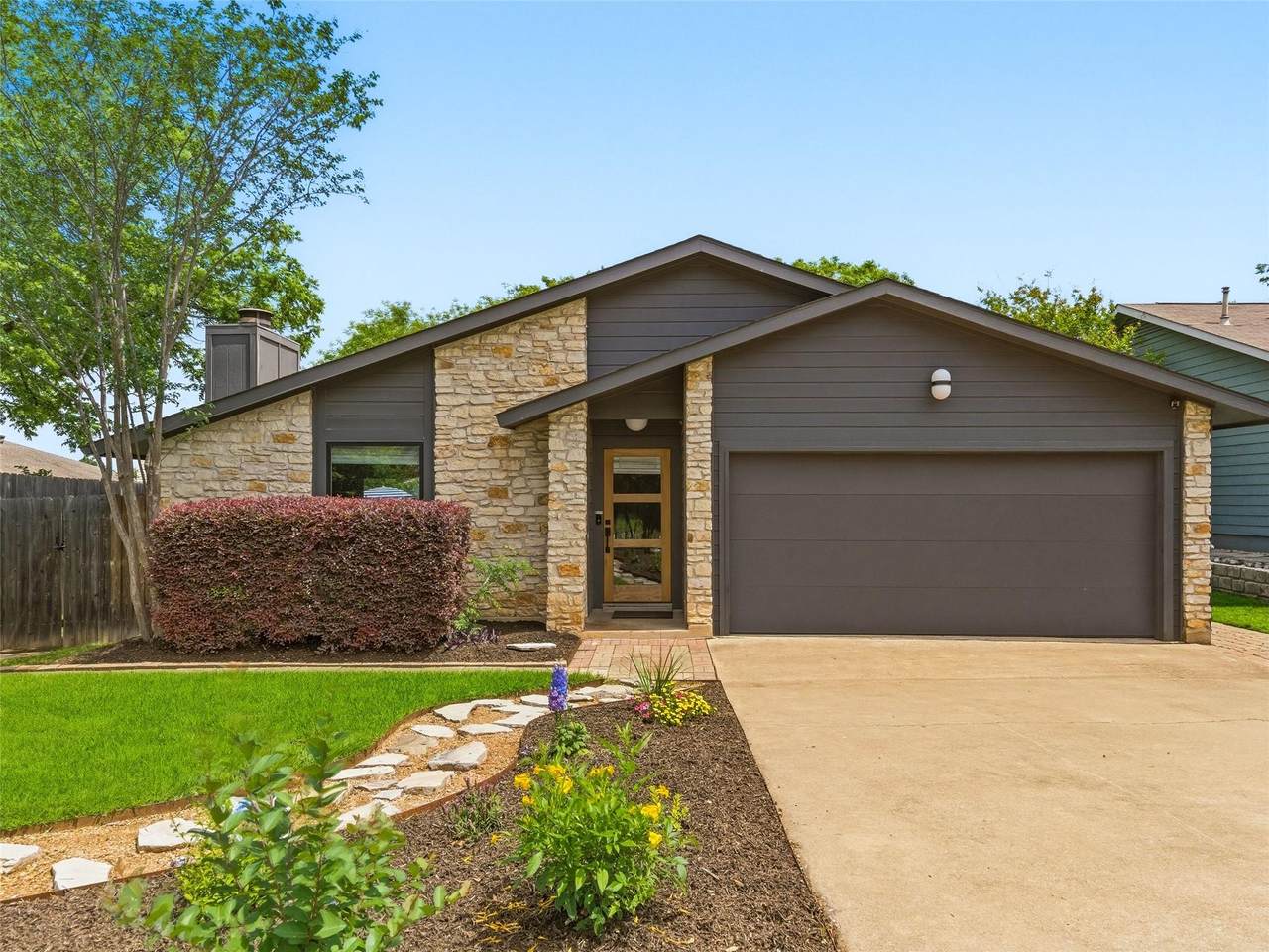 3218 Western Dr - Photo 1