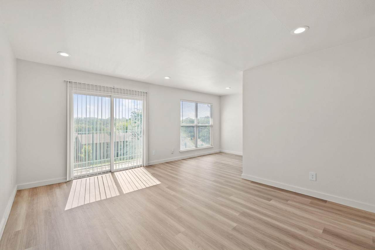 3819 Southway Dr - Photo 1