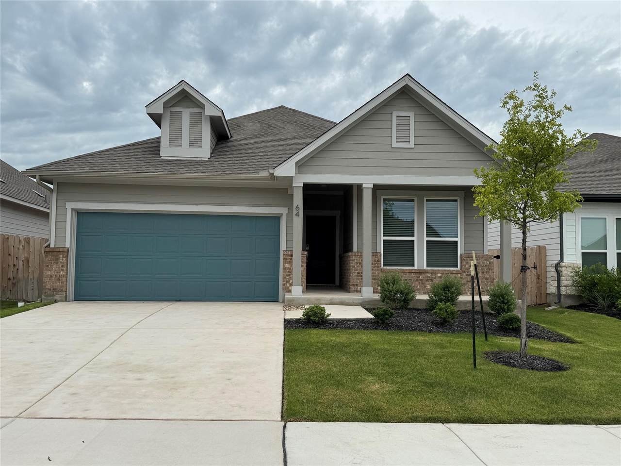 64 Hereford Loop - Photo 1