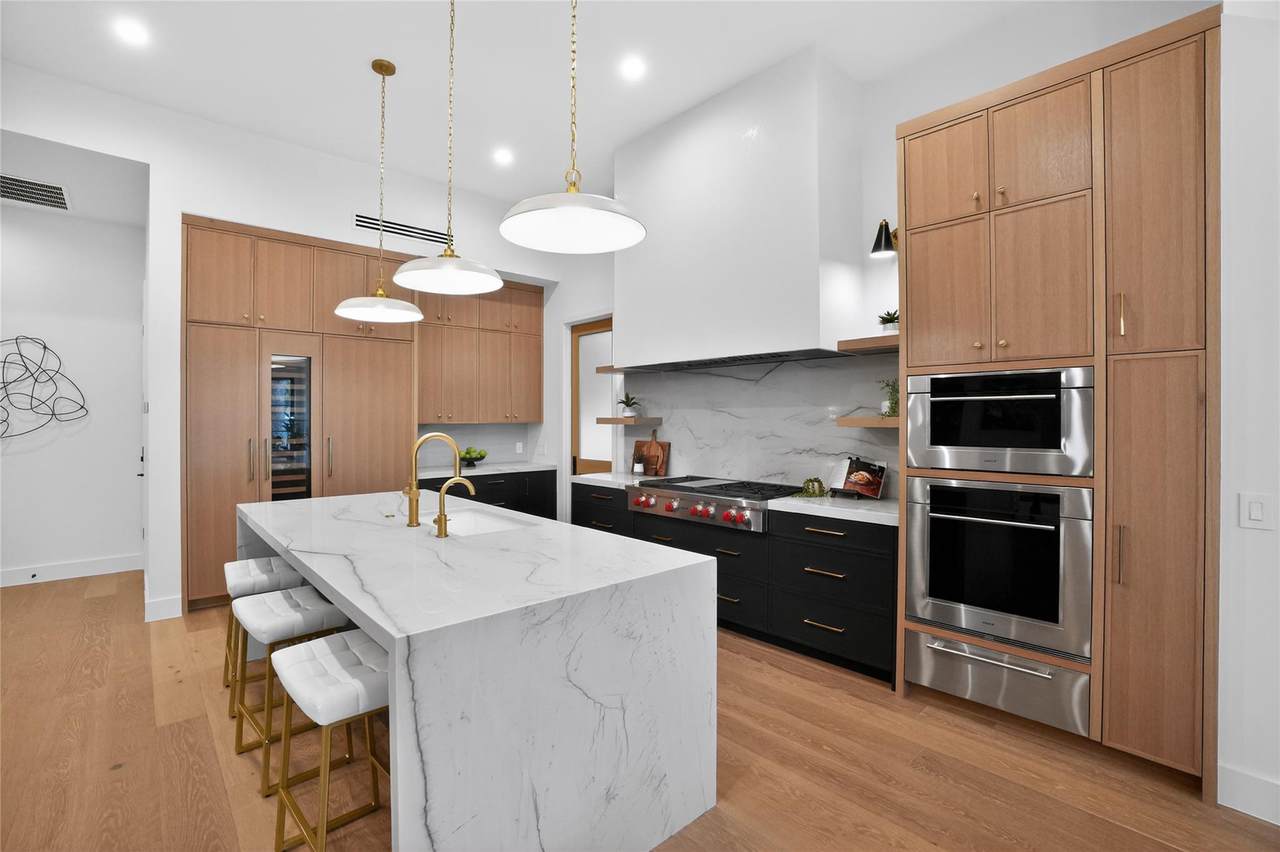 https://bt-photos.global.ssl.fastly.net/austin/1280_boomver_2_2241054-2.jpg