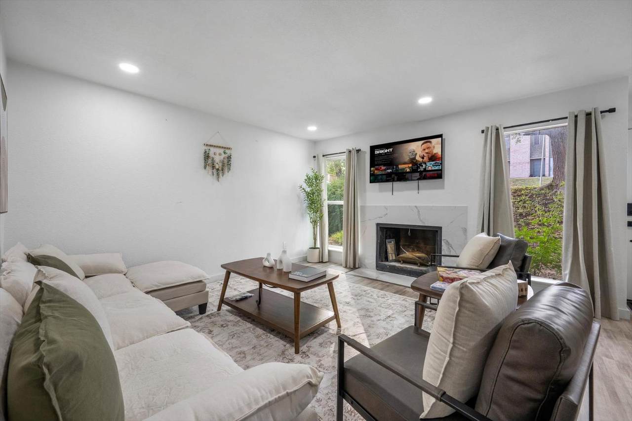 6413 Chimney Creek Cir - Photo 1