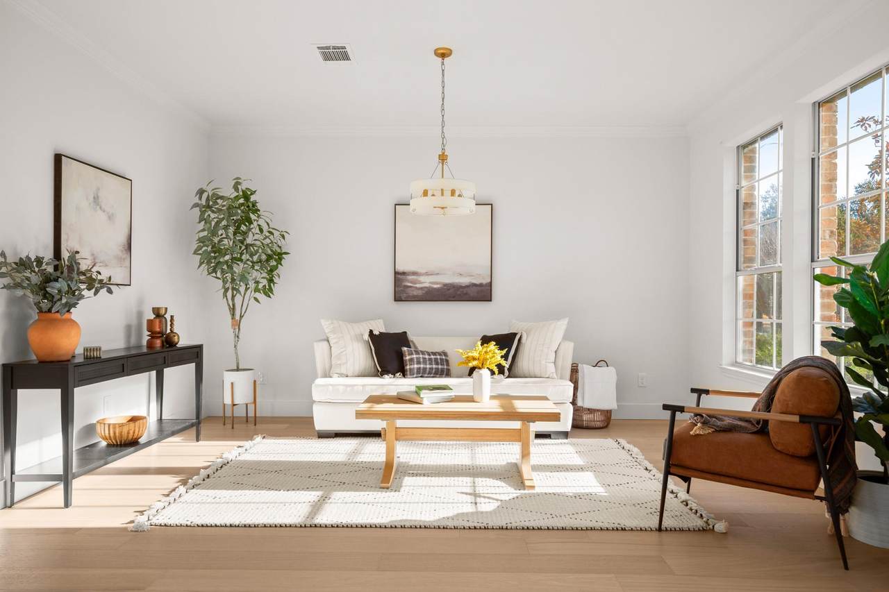 2022 Inverness Dr - Photo 1
