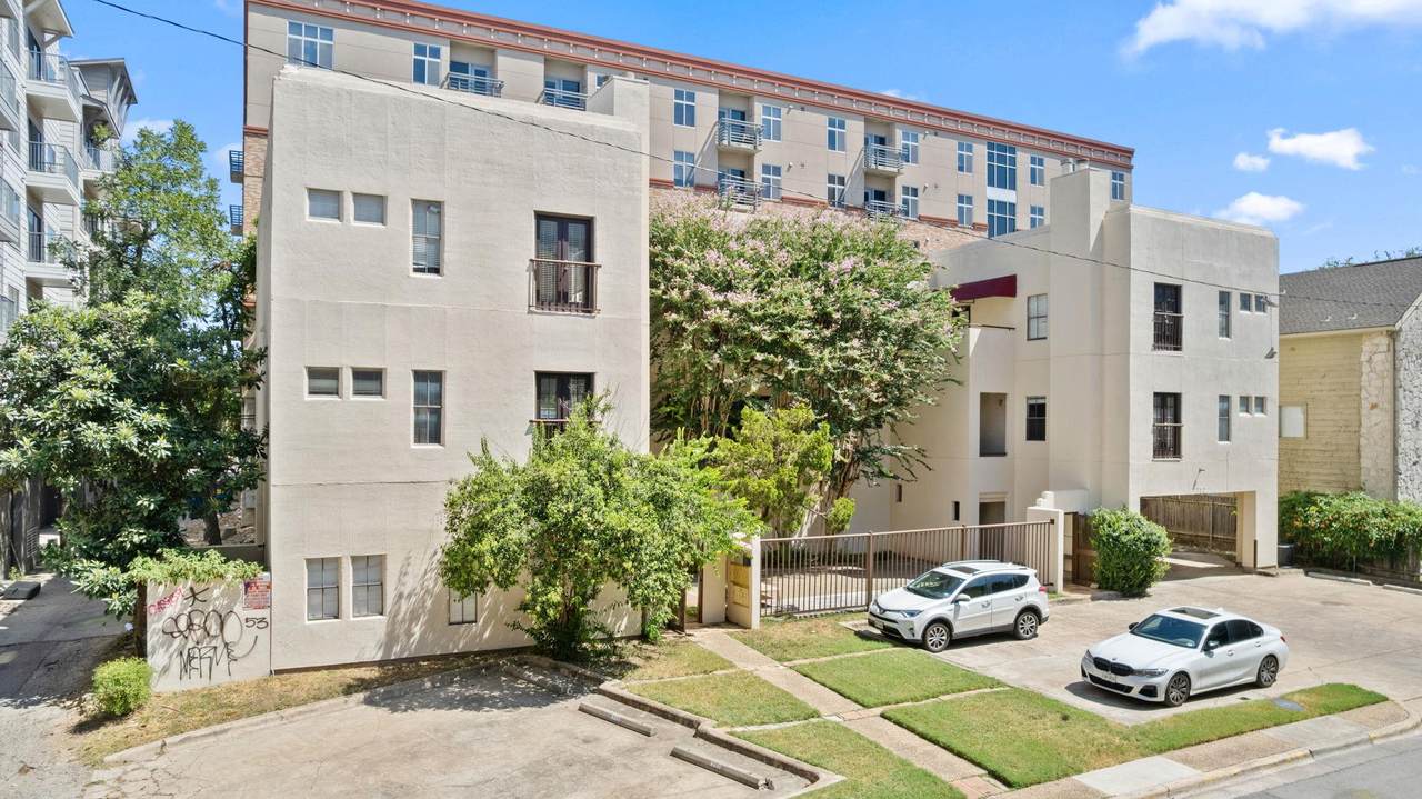 712 Graham Pl - Photo 1