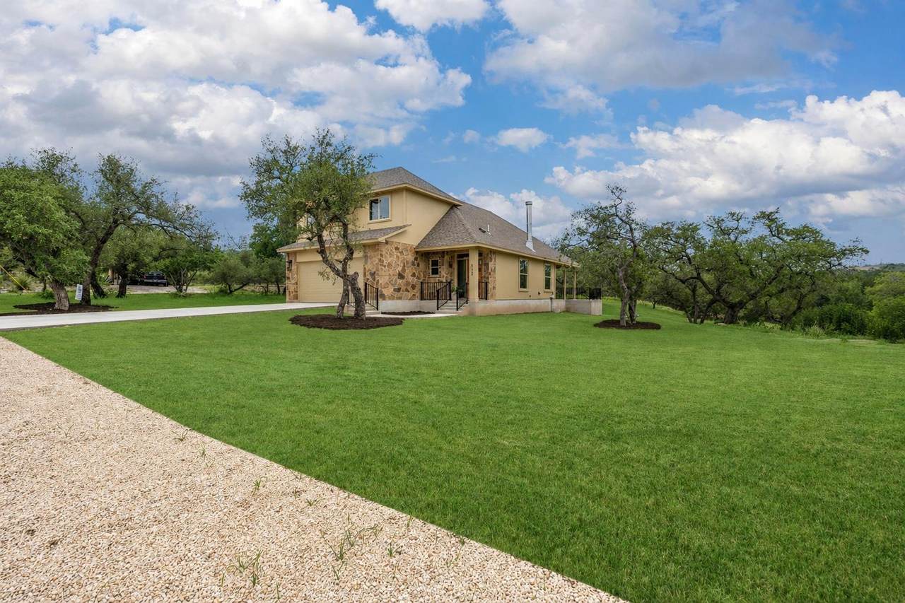 112 Twin Creek Cir - Photo 1