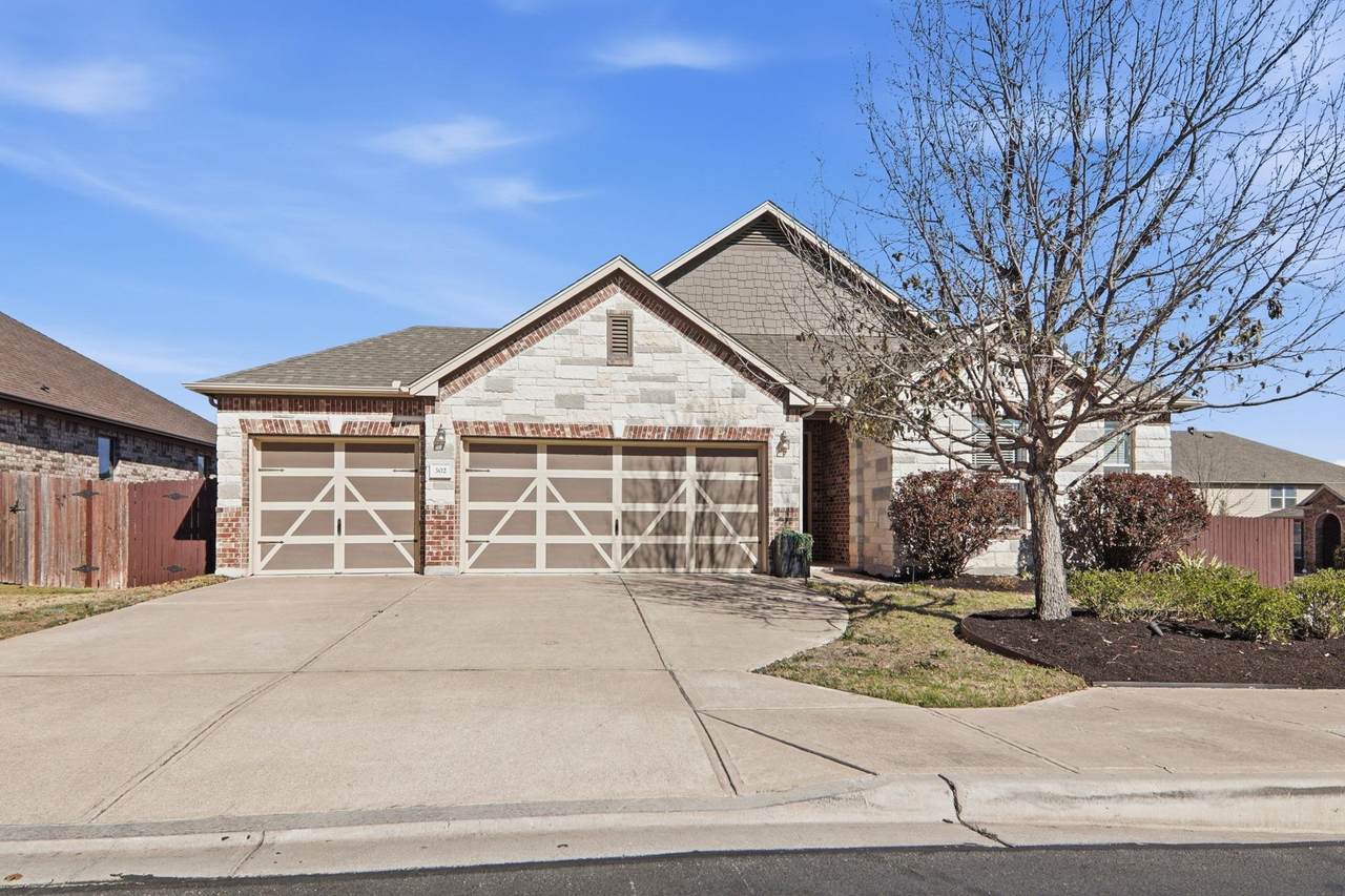 302 Alamosa Dr - Photo 1